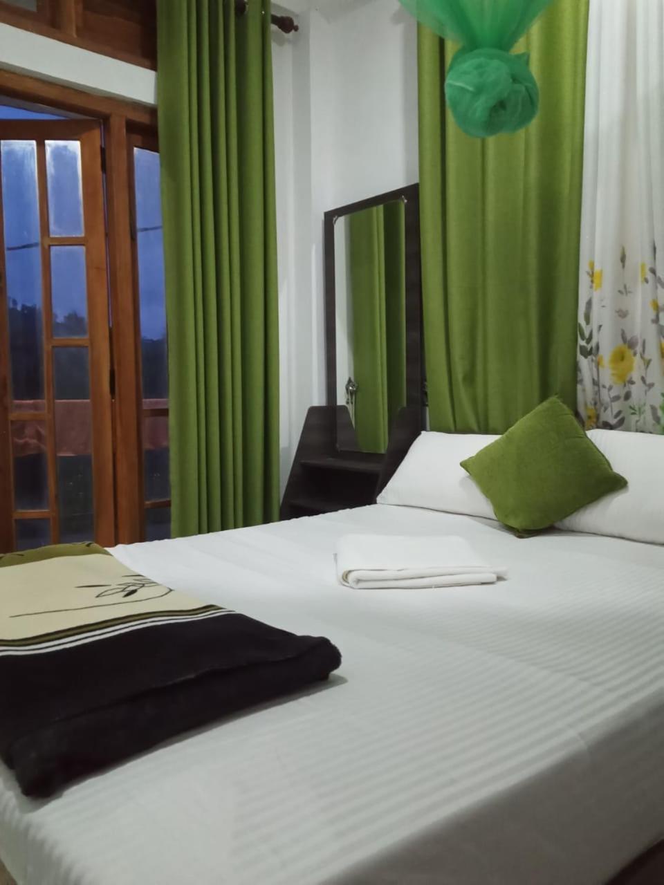 Wathsala Home Villa Ела Екстериор снимка